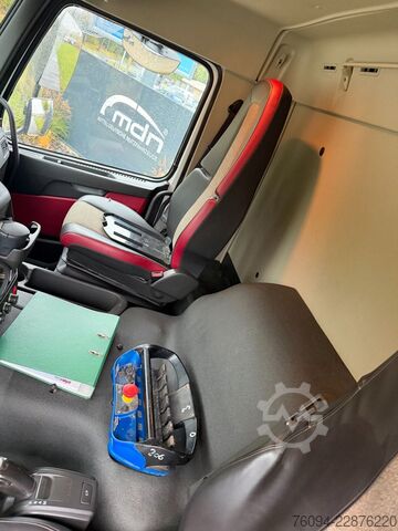 Autolaadkraan VOLVO FMX 460 6x4 liftachse Abrollkipper KRAN 13m FUNK