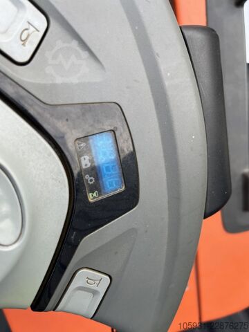 Préparateur de commandes au sol BT OSE250