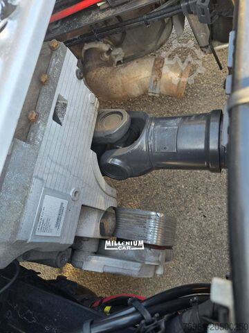 Szabványos közúti nyergesvontató Volvo VOLVO 500 KM 300MILA 2023