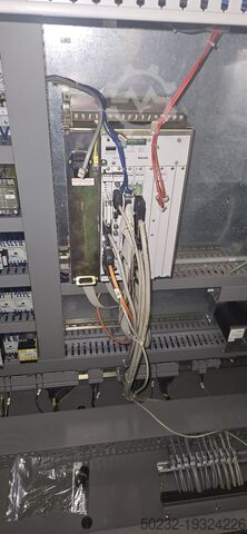 Universellt bearbetningscentrum Deckel Maho DMU 80 T