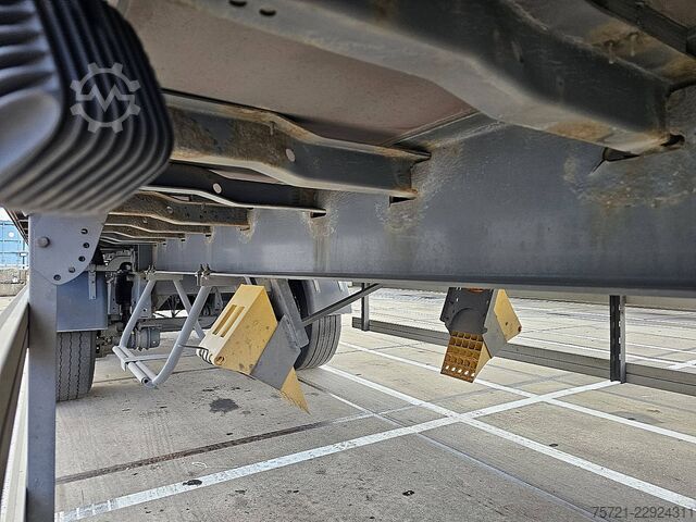 βαλίτσα Weka 2 AXLE CLOSED BOX STEER AXLE 3T LIFT