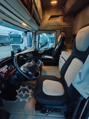 Trattore stradale standard FORD F-MAX 500