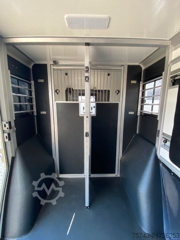 Hayvan taşıyıcı RENAULT Master STX 5 Sitzer Haras ex. Lang Automatik