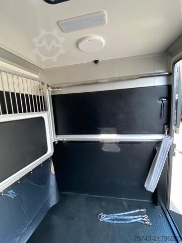 Hayvan taşıyıcı RENAULT Master STX 5 Sitzer Haras ex. Lang Automatik