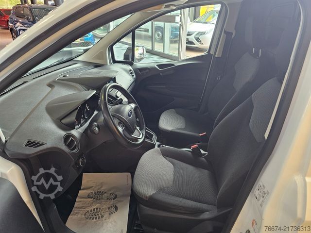 Dobozos furgon FORD Transit Courier AHK PDC Klima Bluetooth Navi