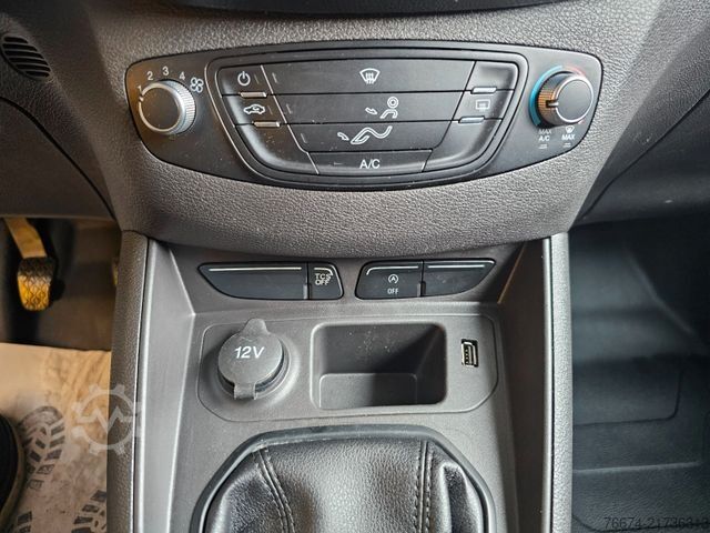 Dobozos furgon FORD Transit Courier AHK PDC Klima Bluetooth Navi