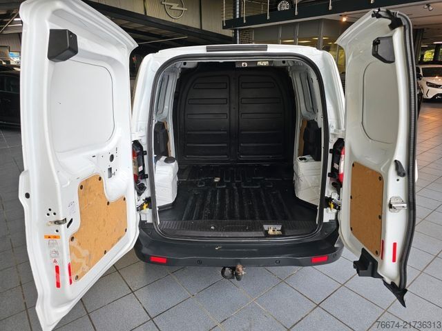 Dobozos furgon FORD Transit Courier AHK PDC Klima Bluetooth Navi