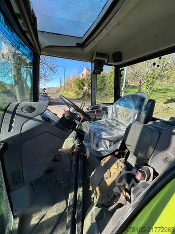 Traktor Claas Axos 310
