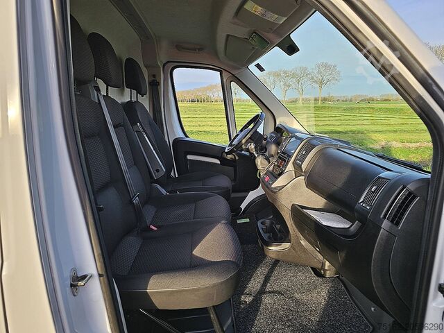 High-roof van CITROEN JUMPER 2.2 L4H2 Maxi Airco