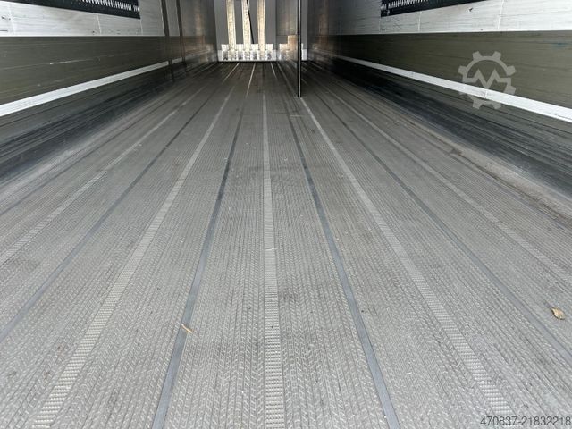 Standaard trekker VOLVO FM 380 / Schmitz / 3 Kammer / Carrier ICELAND