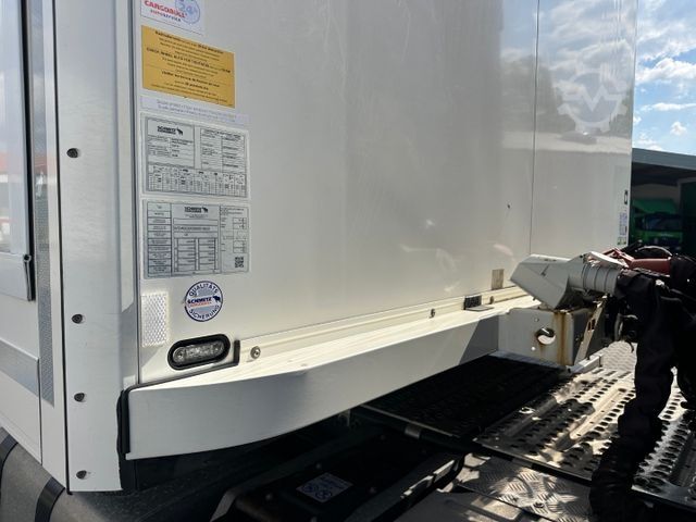 Standaard trekker VOLVO FM 380 / Schmitz / 3 Kammer / Carrier ICELAND