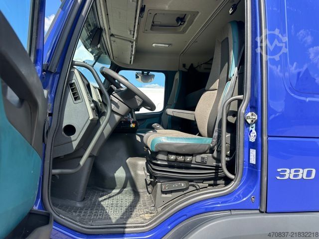 Standaard trekker VOLVO FM 380 / Schmitz / 3 Kammer / Carrier ICELAND