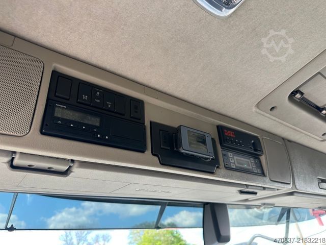Standaard trekker VOLVO FM 380 / Schmitz / 3 Kammer / Carrier ICELAND
