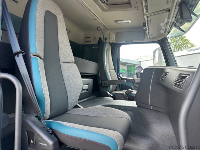 Standaard trekker VOLVO FM 380 / Schmitz / 3 Kammer / Carrier ICELAND
