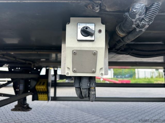 Standaard trekker VOLVO FM 380 / Schmitz / 3 Kammer / Carrier ICELAND