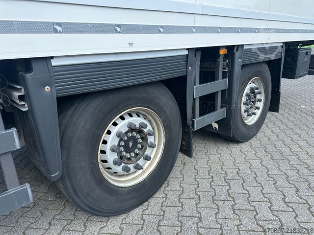 Standaard trekker VOLVO FM 380 / Schmitz / 3 Kammer / Carrier ICELAND