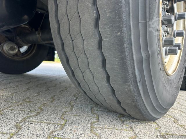 Standaard trekker VOLVO FM 380 / Schmitz / 3 Kammer / Carrier ICELAND