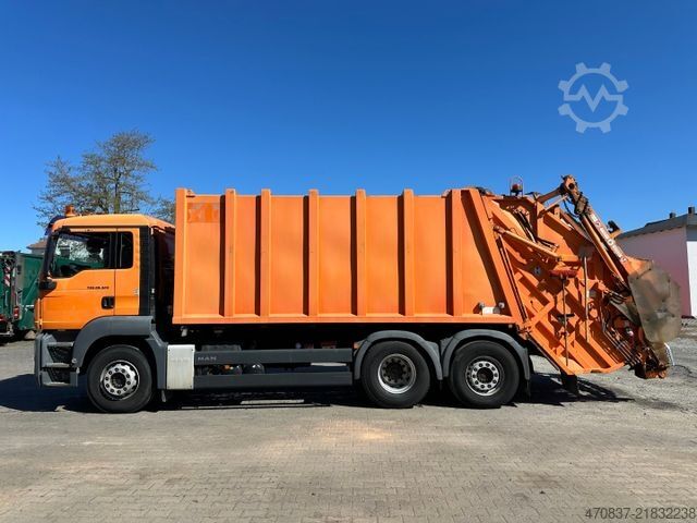 Camião de lixo MAN TGS 26.320 / Haller / Sperrmüll
