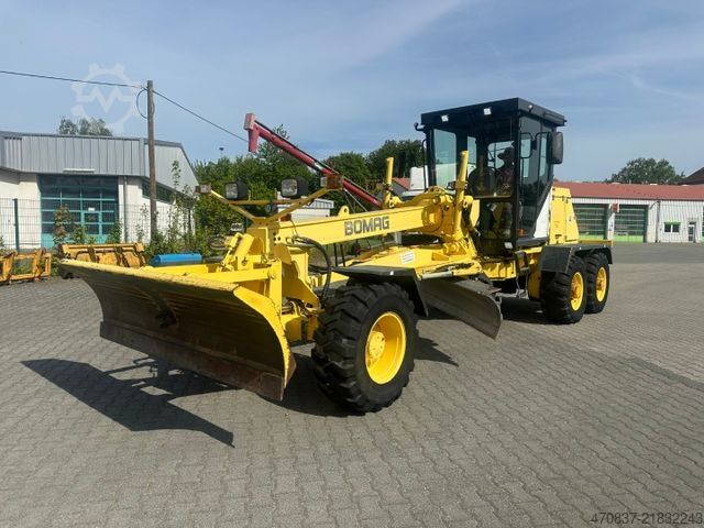 Livellatrice stradale BOMAG BG 110 TA-2 / 6x6 Allrad