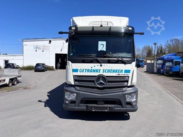 Beverage truck MERCEDES-BENZ Actros 5 mit Schwenwandkoffer und Ladebordwand