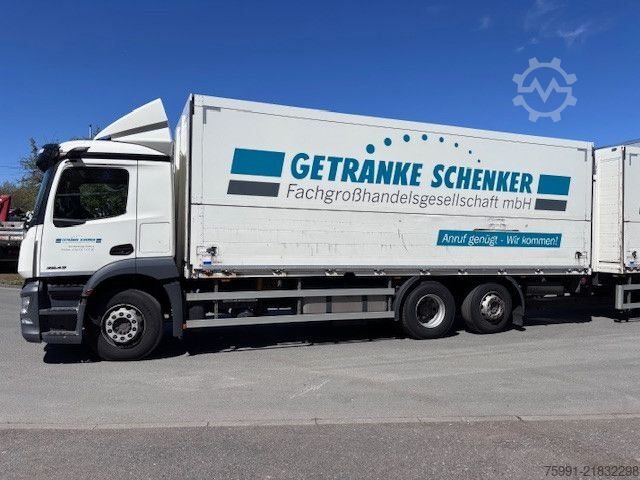 Beverage truck MERCEDES-BENZ Actros 5 mit Schwenwandkoffer und Ladebordwand