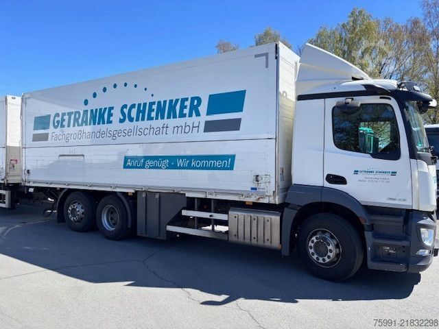 Beverage truck MERCEDES-BENZ Actros 5 mit Schwenwandkoffer und Ladebordwand