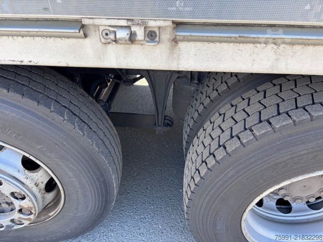 Beverage truck MERCEDES-BENZ Actros 5 mit Schwenwandkoffer und Ladebordwand