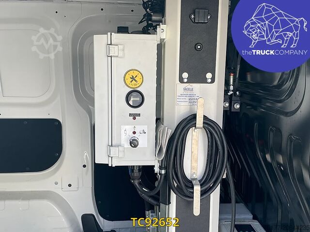 Plataforma elevadora Nissan E-NV200 hoogtewerker nacelle