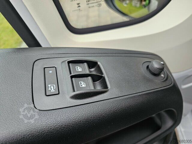 Furgon z wysokim dachem Fiat Ducato 35 Automatik L2H2 180 Voll-LED V-Cockpit