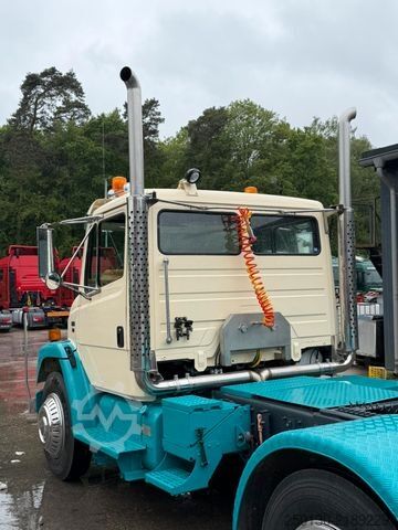 Trekker FREIGHTLINER FL70 4x2 elek verschiebbare Sattelkupplung *TOP*
