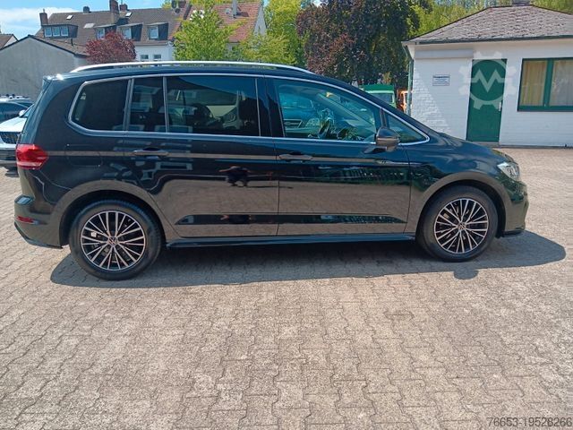 Minibus VOLKSWAGEN Touran Highline / R -Line * LED* Virtual *