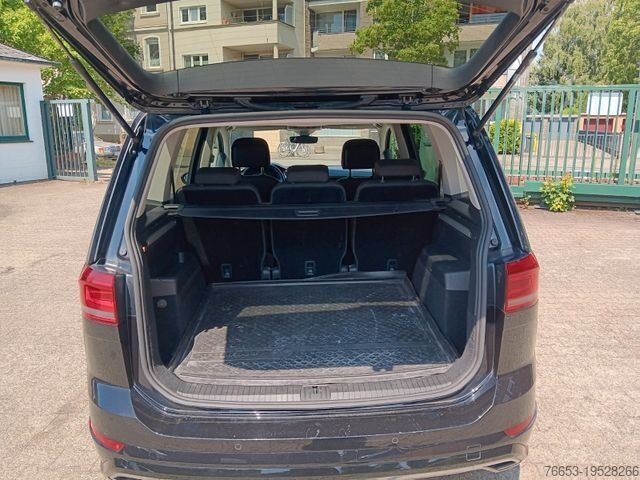 Minibus VOLKSWAGEN Touran Highline / R -Line * LED* Virtual *