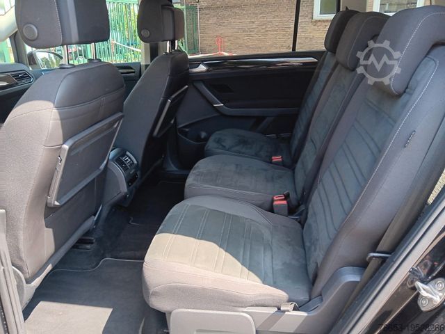 Minibus VOLKSWAGEN Touran Highline / R -Line * LED* Virtual *