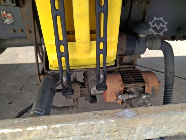 Camión con plataforma y lona RENAULT D26 WIDE 380 - 6X2 - E6 - RETARDER