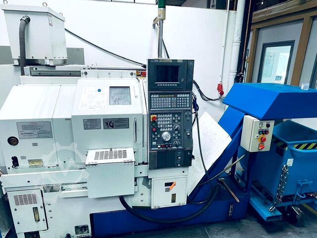 Centro di tornitura e fresatura CNC Okuma LCC15