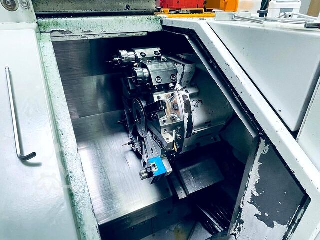 Centro di tornitura e fresatura CNC Okuma LCC15