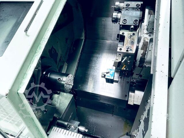Centro di tornitura e fresatura CNC Okuma LCC15