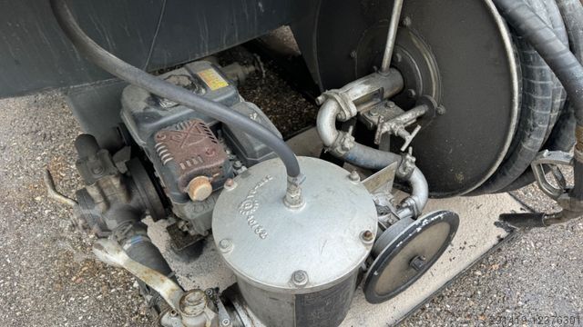 Poljoprivredna mašina  Danubia Heizöl / Dieseltank 1000 L Baujahr 1981