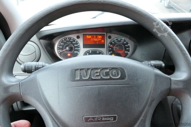 Furgoneta caja iveco Daily 35 S11 C30C AUTOMATIK KAMERA MAXI Regale LUFT DURCHGANG