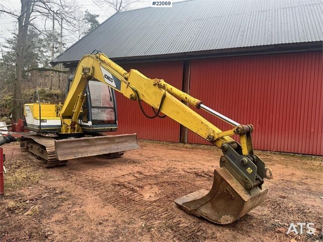 Crawler excavator Kobelco SK60 crawler excavator with bucket