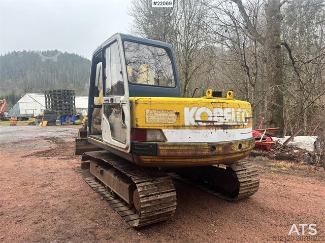 Crawler excavator Kobelco SK60 crawler excavator with bucket