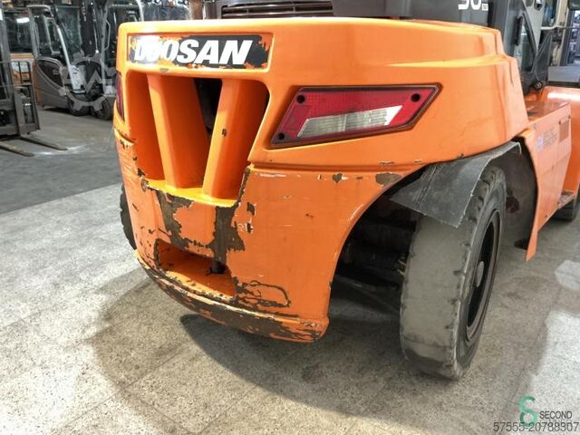 Forklift Doosan D90S-7