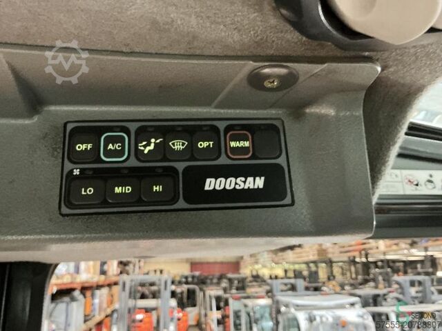 Forklift Doosan D90S-7