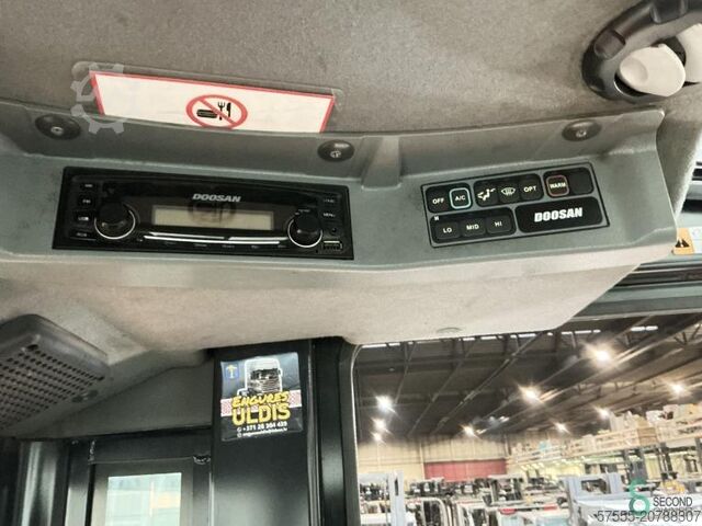 Forklift Doosan D90S-7