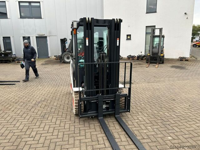 Elektrische vorkheftruck met 4 wielen Bobcat B25NS