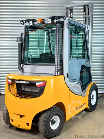 Dizel ön yükleyici Jungheinrich DFG 550s - Service Neu - Klima+ Heizung - VW Motor