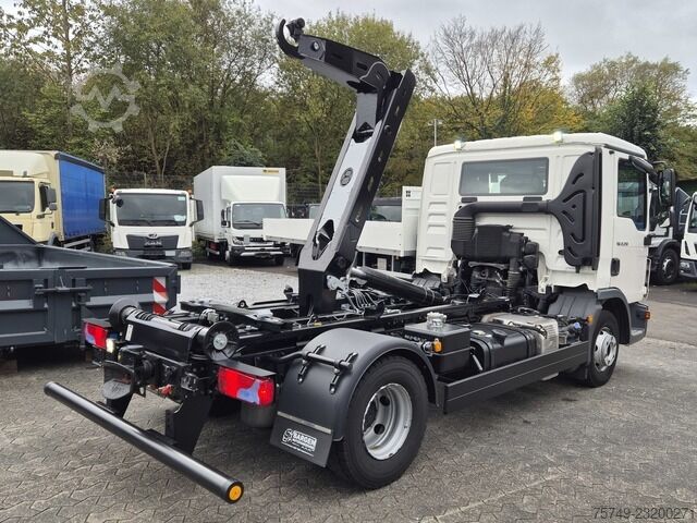 Kanca kasalı yük kamyonu (roll-off) man TGL 12.250 BL City Abrollkipper AHK Euro 6