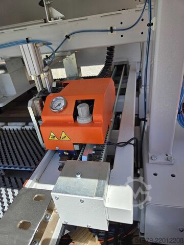 CNC kolíkovací vrtací stroj s frézou Maggi Engineering F12 Unica