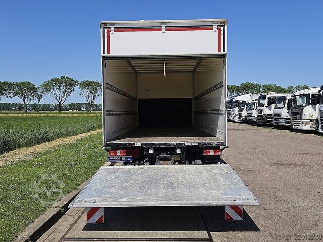 Kufr MERCEDES-BENZ ATEGO 818 LIFT 3 SEATS AIRCO