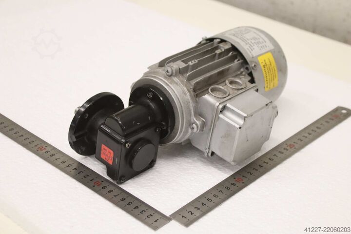 Motor electric cu reductor, curent continuu, 180/200 V, 0,12 kW, 55 rpm RGM GC 57/30-SN5